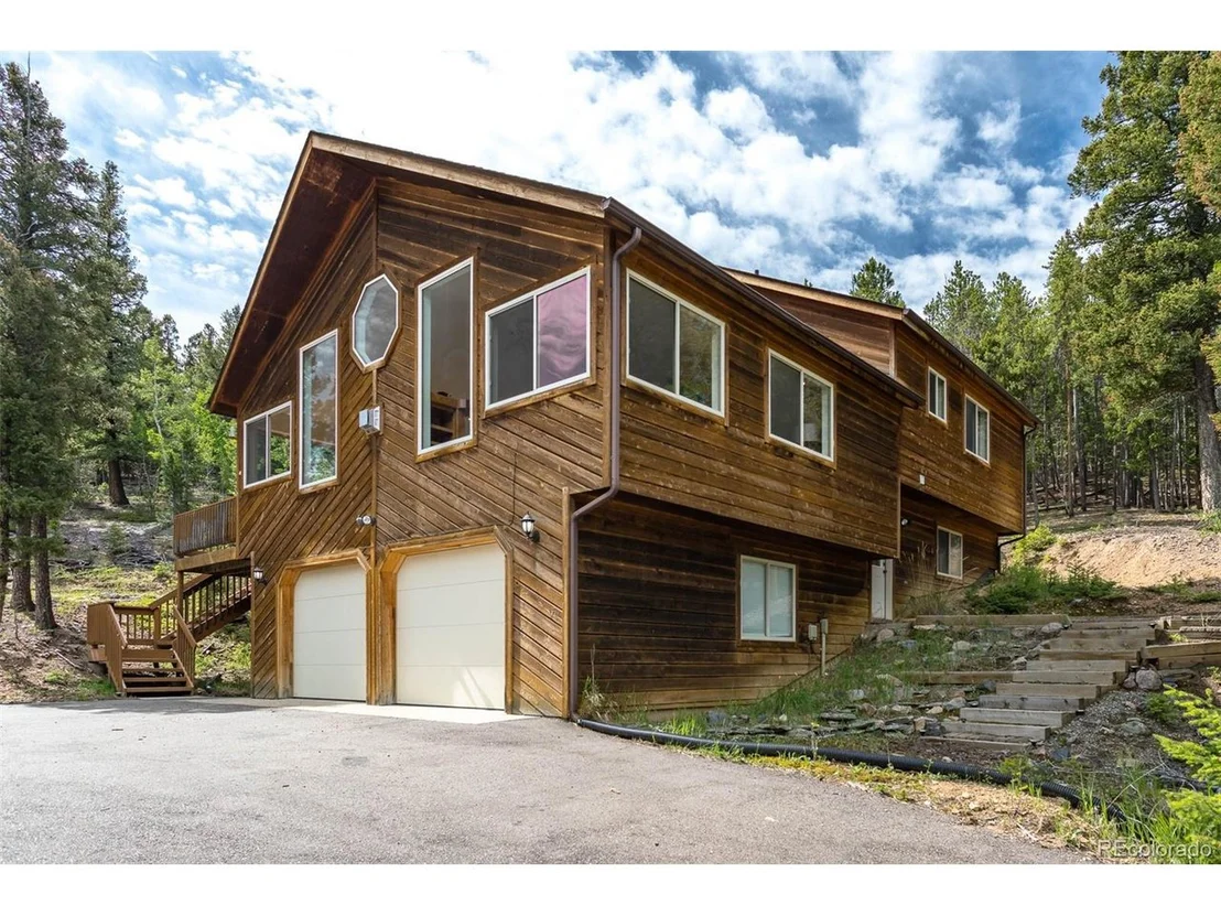 Photo of 1052 S Pine Dr