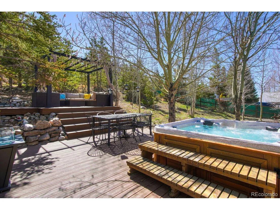 Photo of 379 Hummingbird Cir