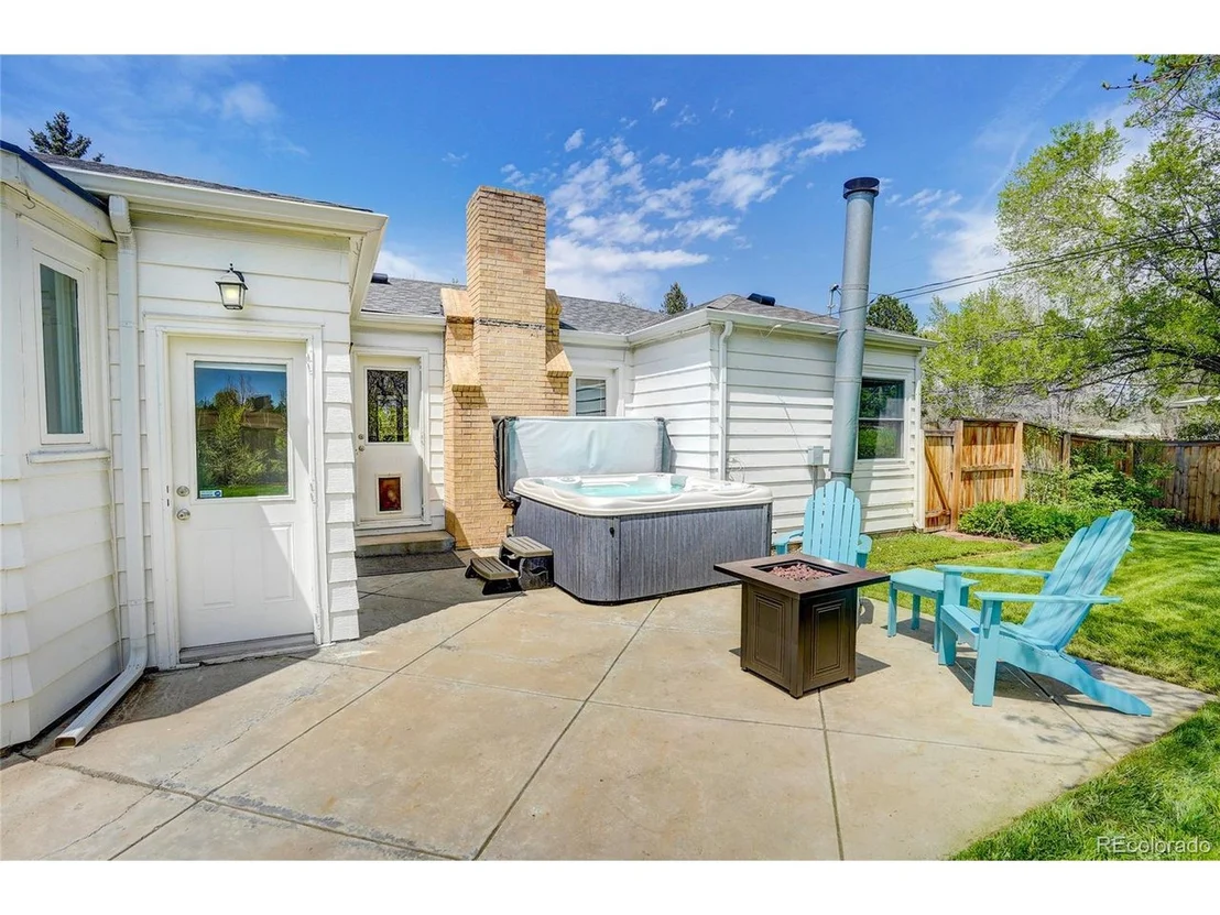 Photo of 7370 Broadview Dr
