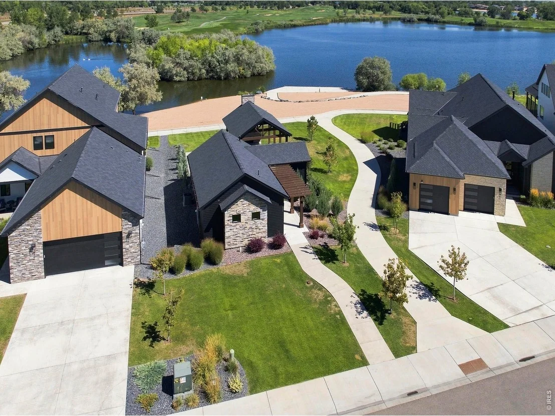 Photo of 1727 Barefoot Dr