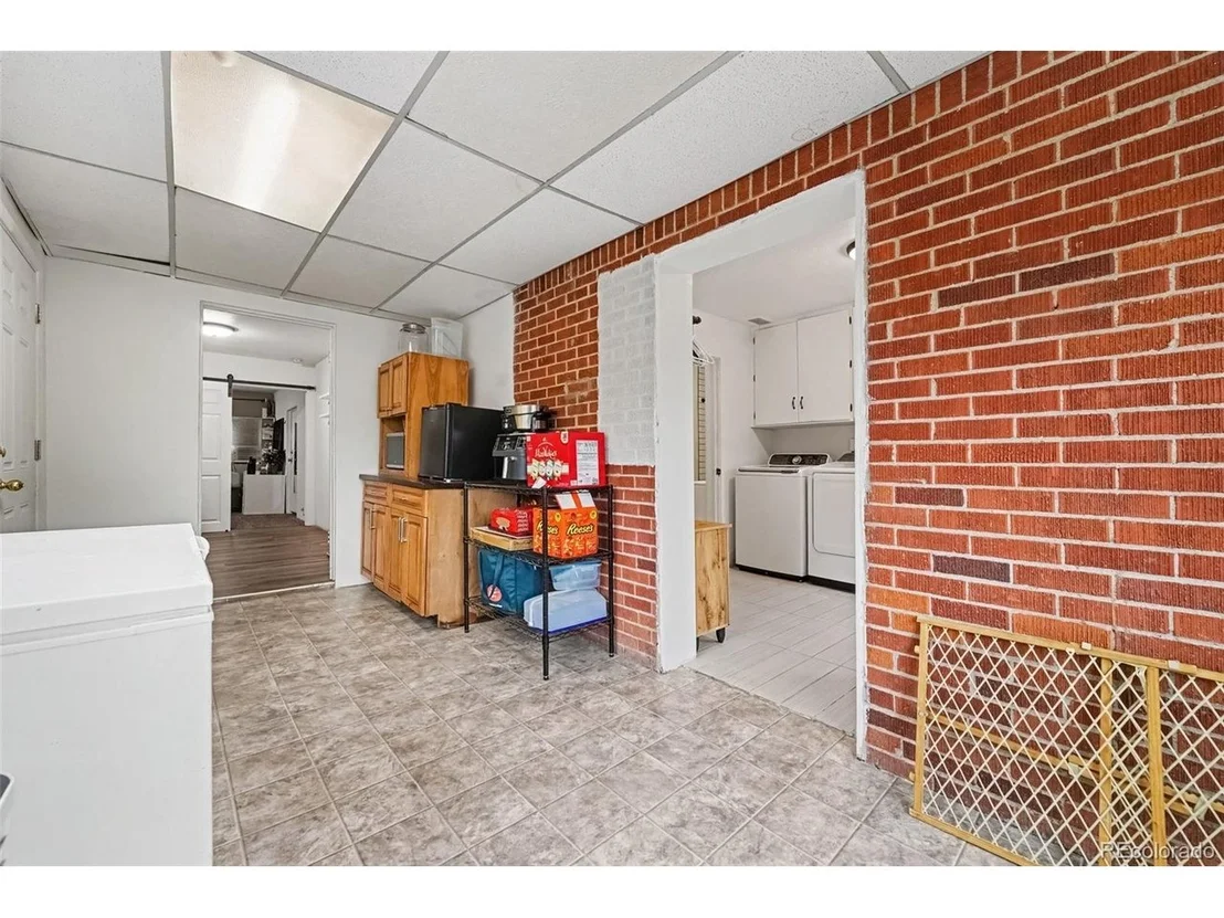 Photo of 9161 Vine St