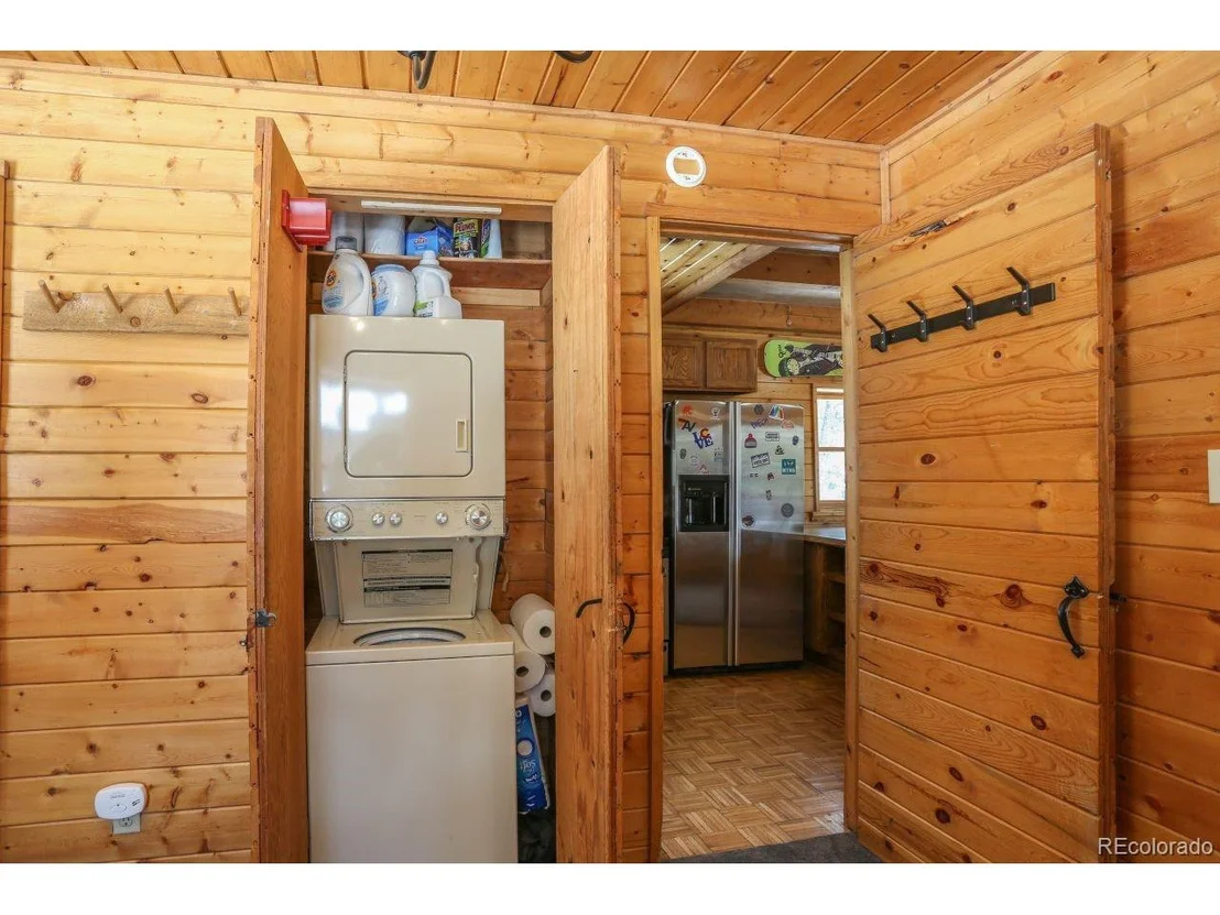 Photo of 390 Crown Dr