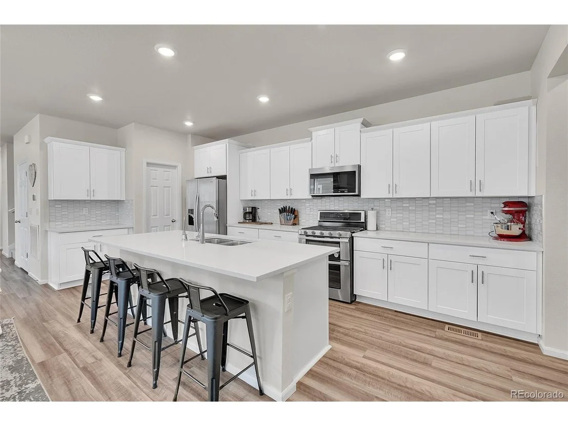 Photo of 765 Tarragon Rd