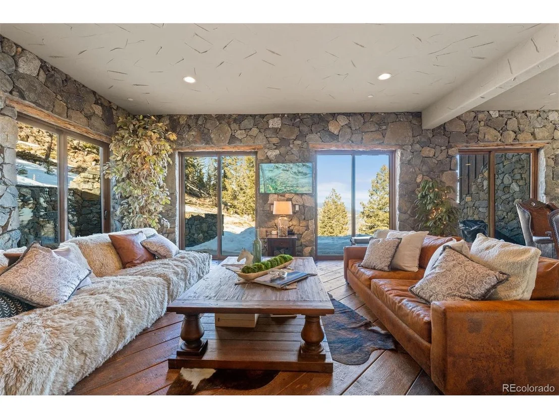 Photo of 142 Outpost Ln