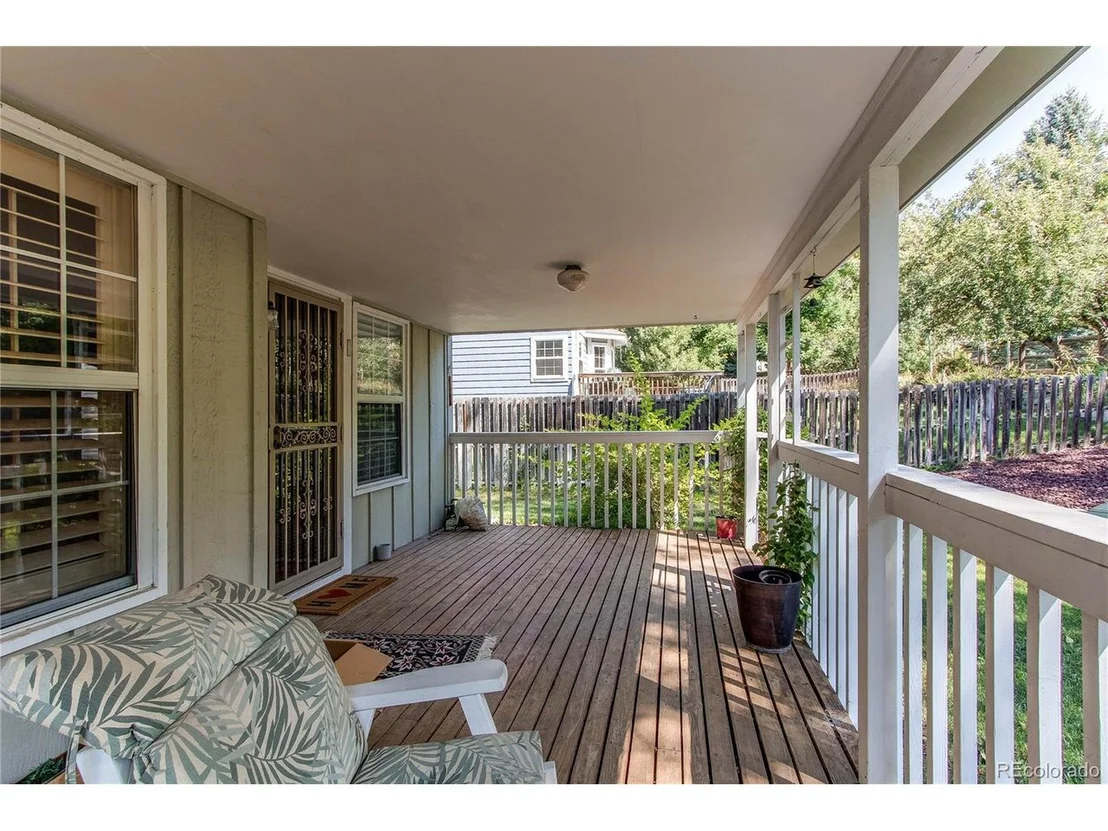 Photo of 9948 King St