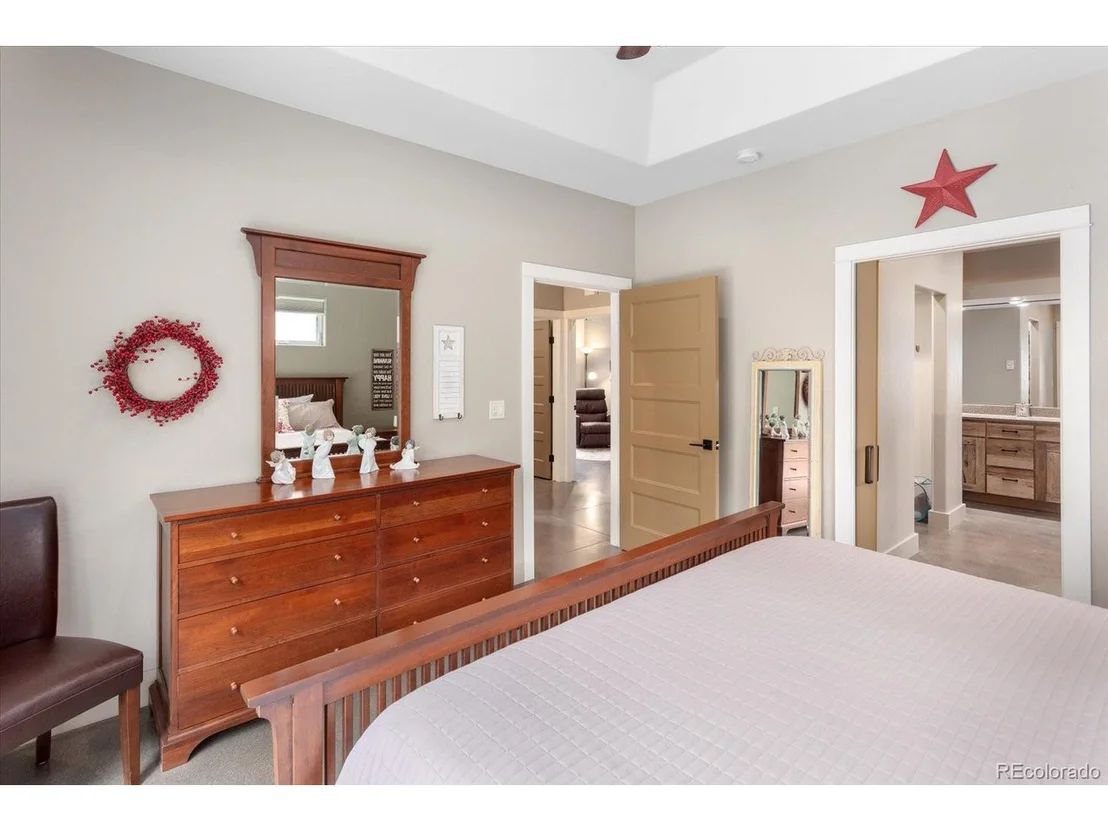 Photo of 539 W 2nd St