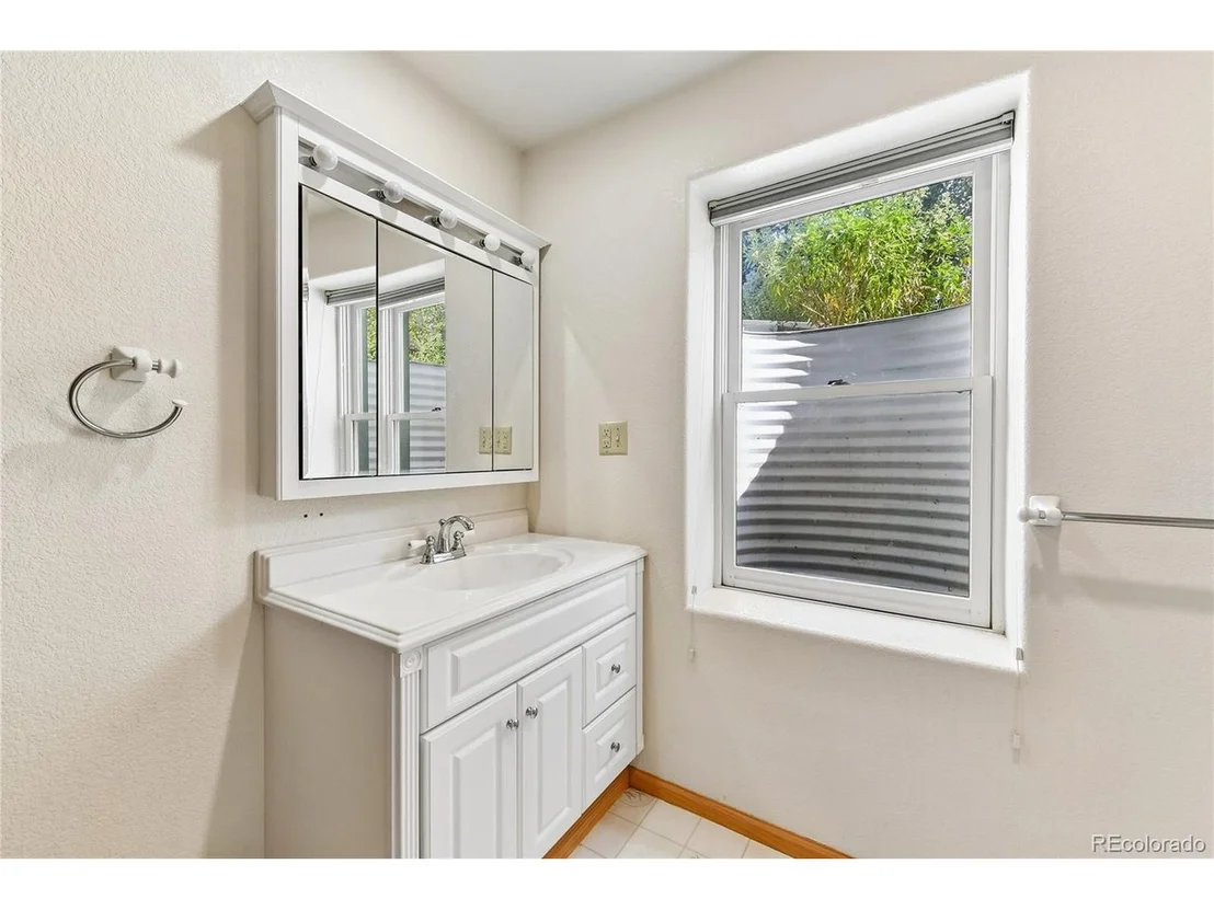 Photo of 100 Flora Ct