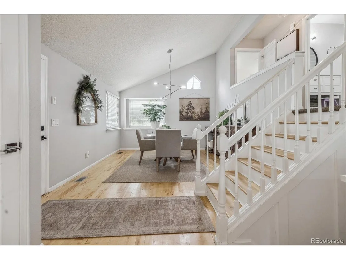 Photo of 568 Arden Cir