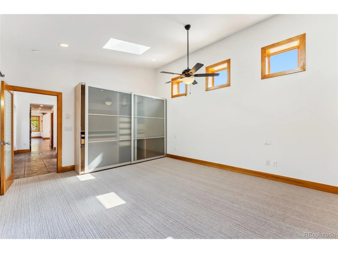 Photo of 475 Vail Cir