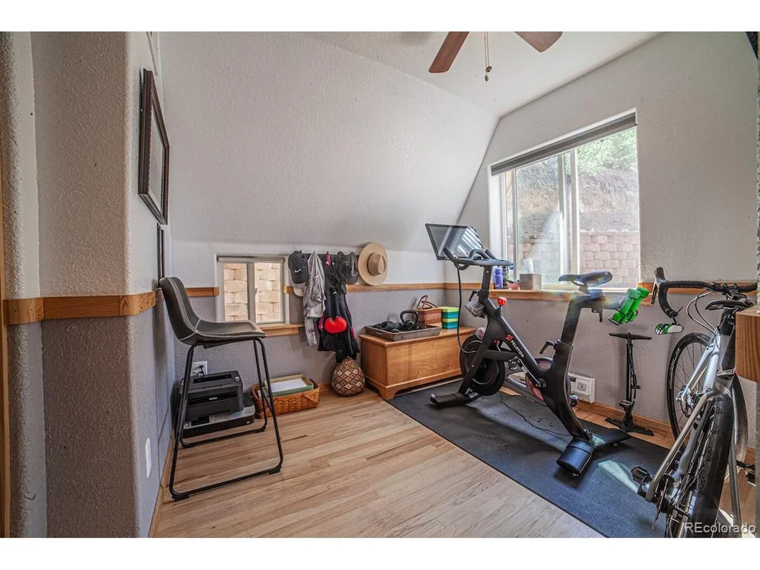 Photo of 8561 London Lane