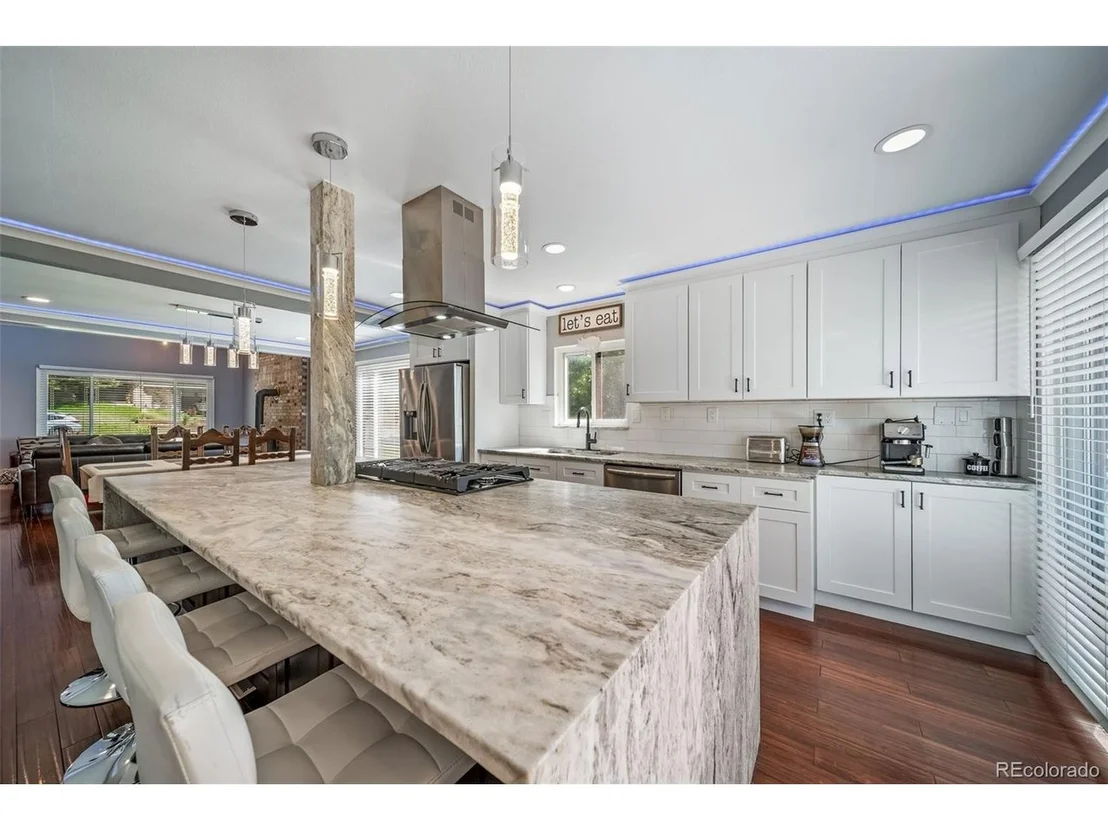 Photo of 8238 Lakeshore Dr