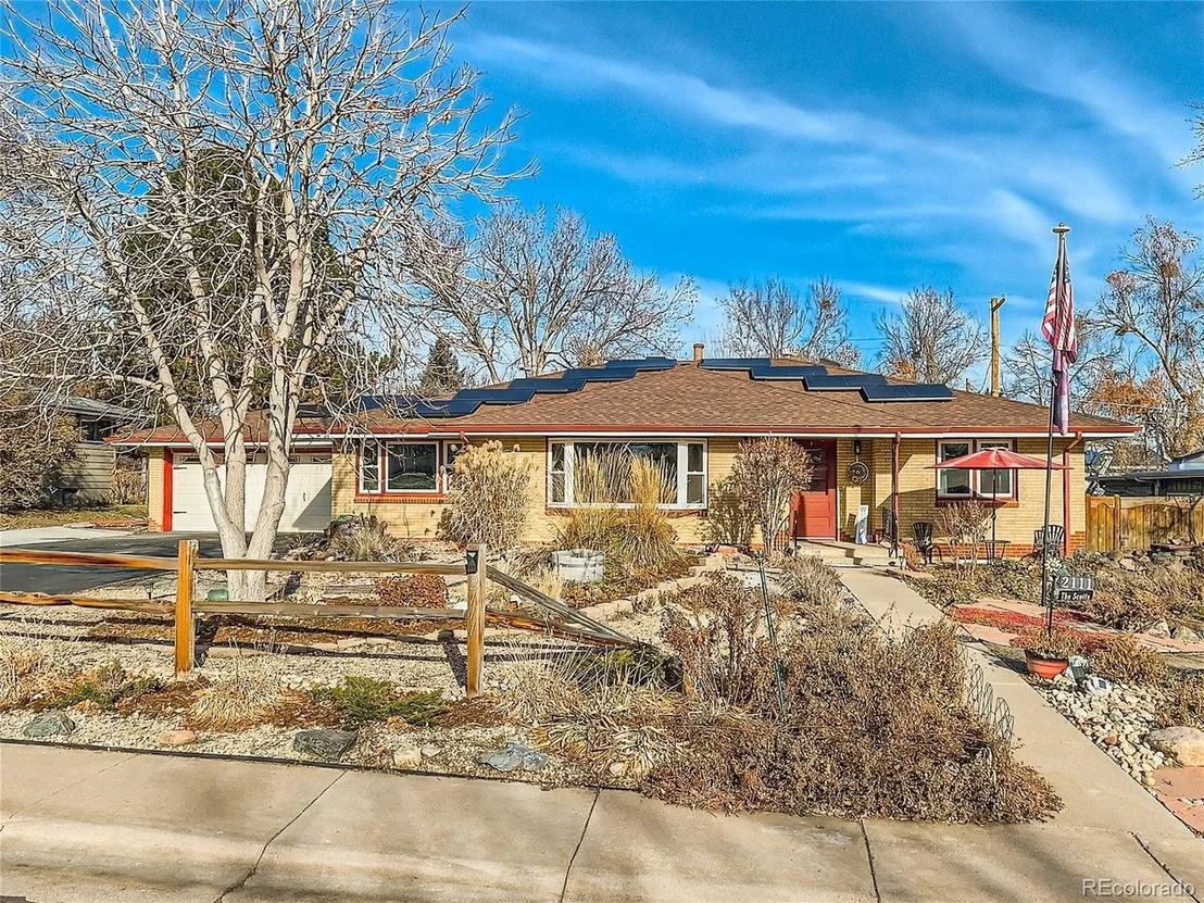 Photo of 2111 Glenfair Dr