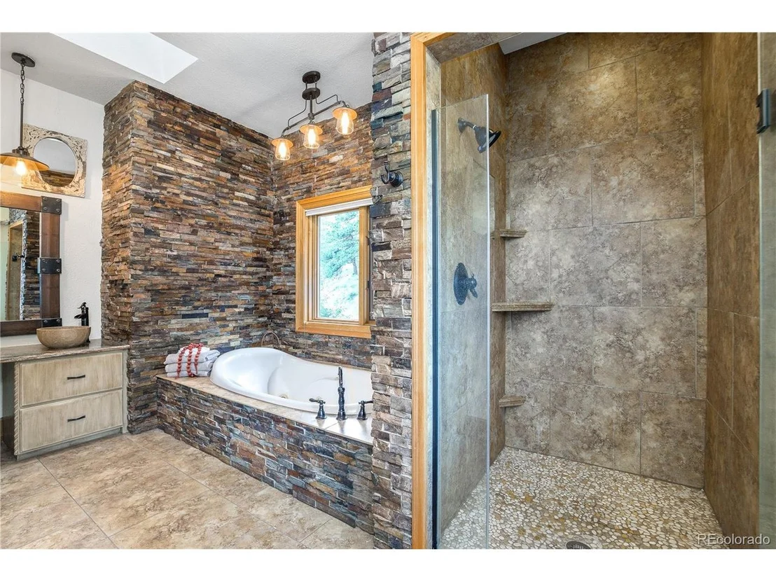Photo of 180 Enchanted Rd