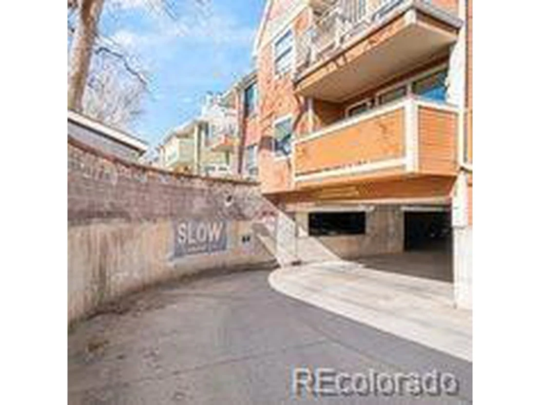 Photo of Unit 20 at 3025 Broadway St