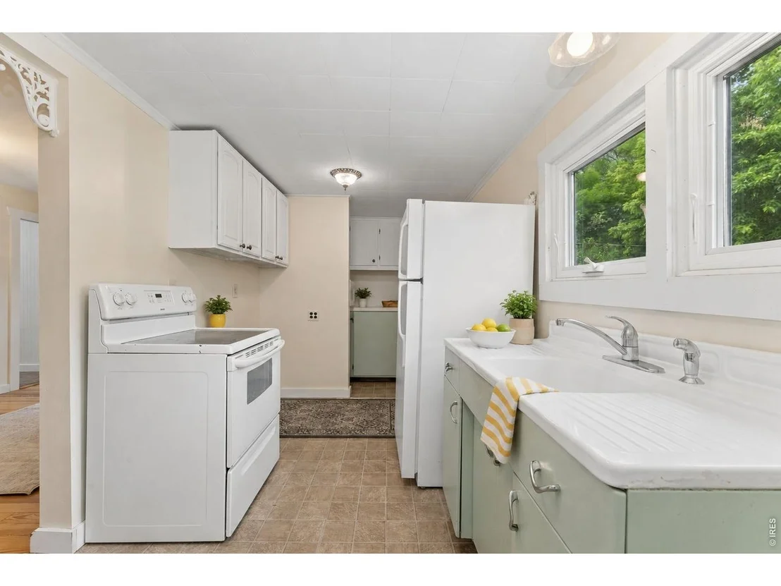 Photo of 638 Welch Ave