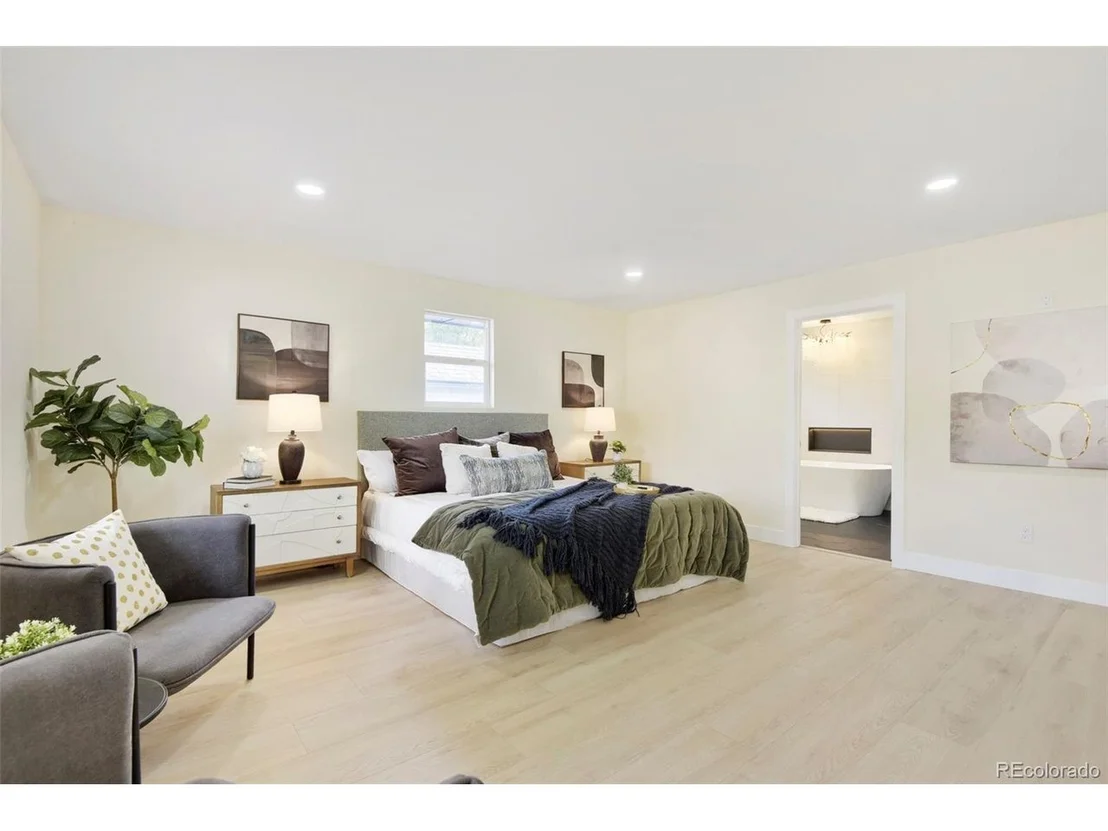 Photo of 6077 Flower St