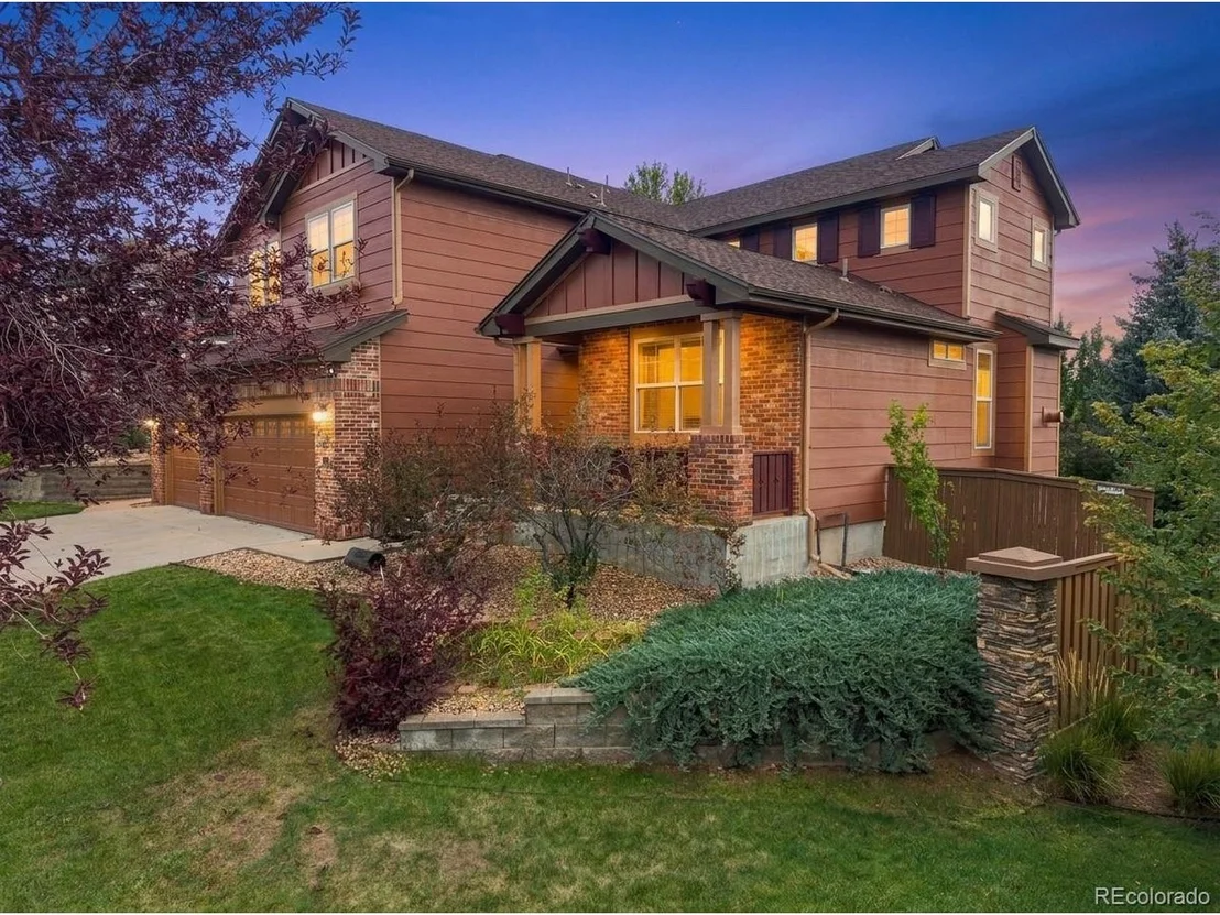 Photo of 760 Ridgemont Cir