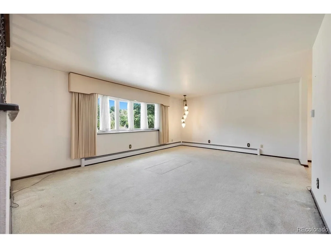 Photo of 3933 Viewpoint Way