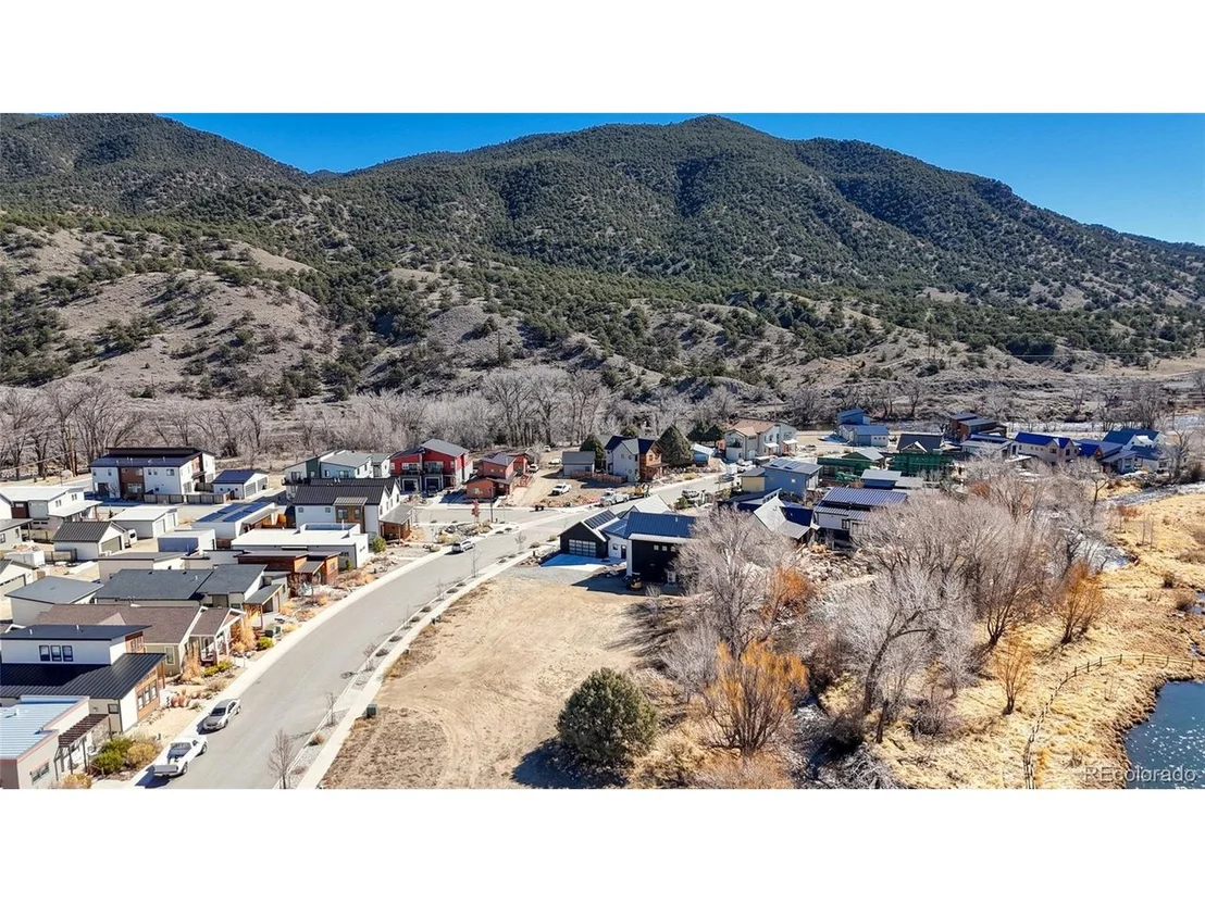 Photo of 313 Two Rivers Rd