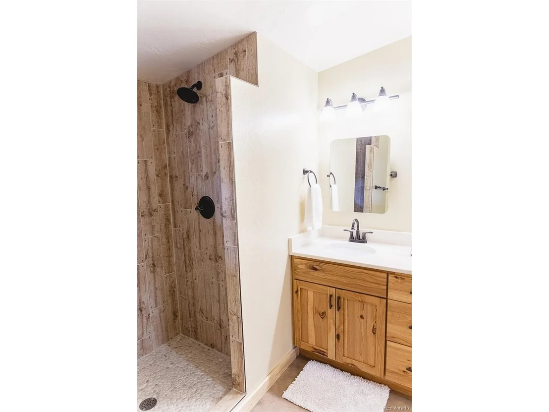 Photo of 1249 Circle 73