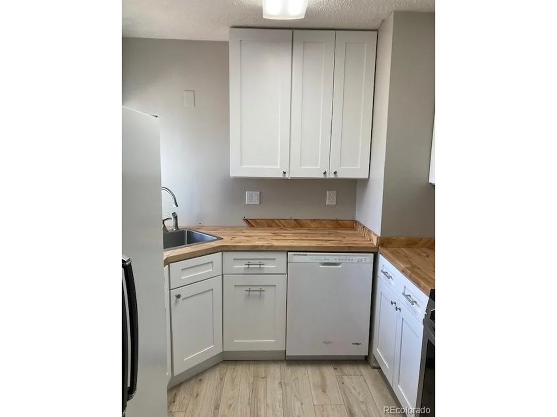 Photo of 102 3rd St