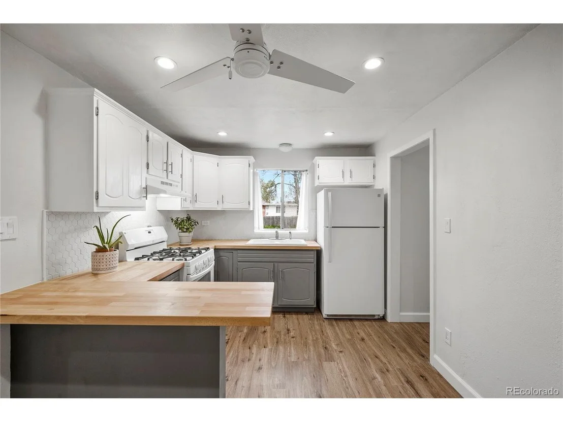 Photo of 7001 Grape St