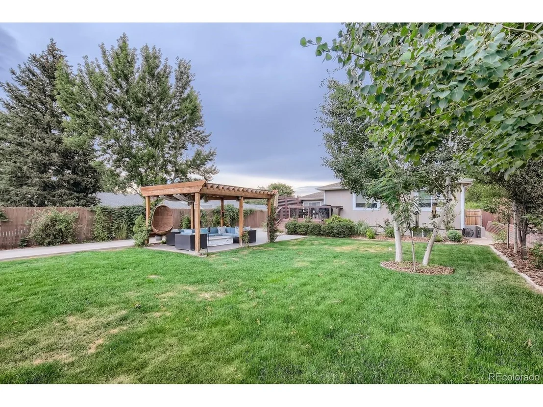 Photo of 5351 Irving St