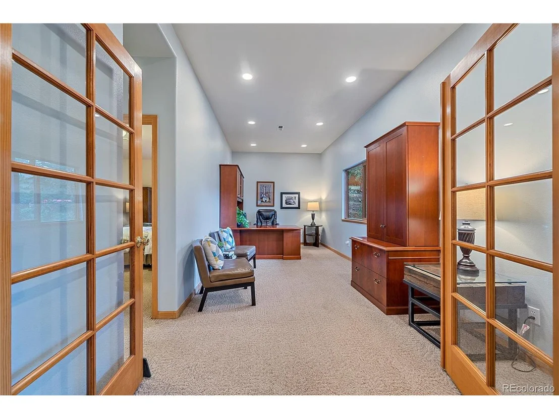 Photo of 28384 Kinnikinnick Rd