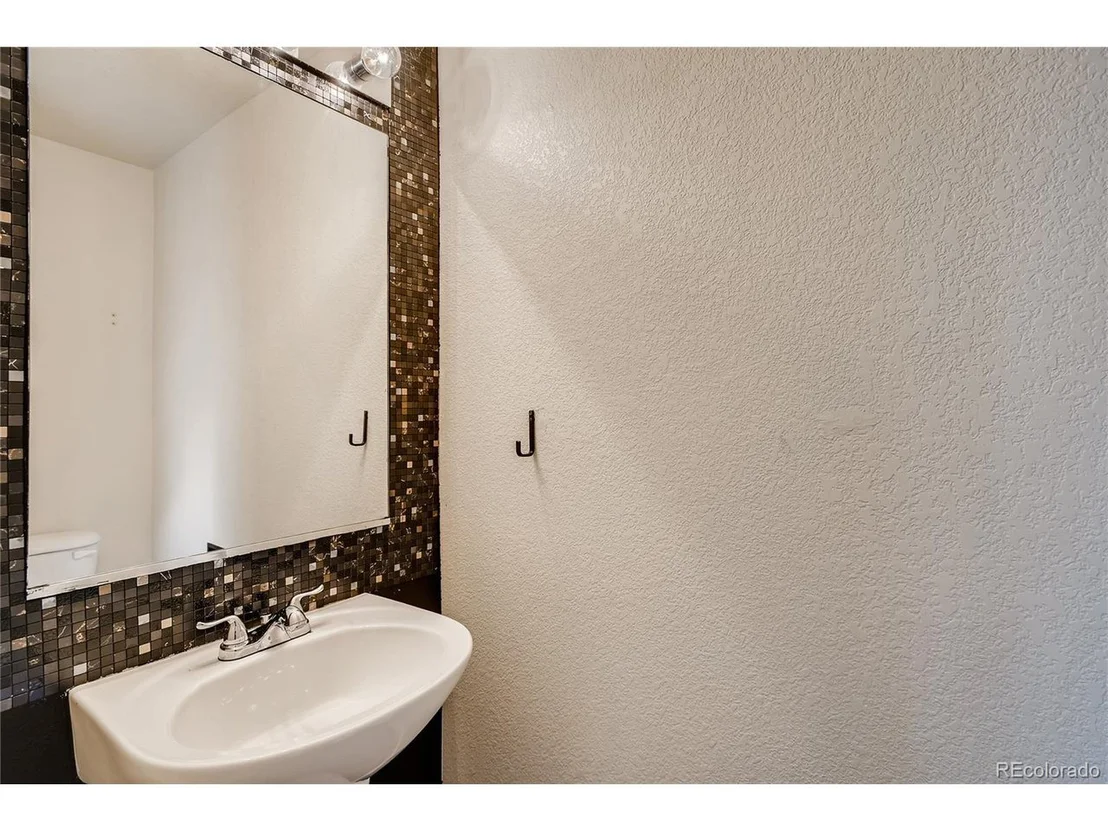 Photo of 6126 Shamrock Cir