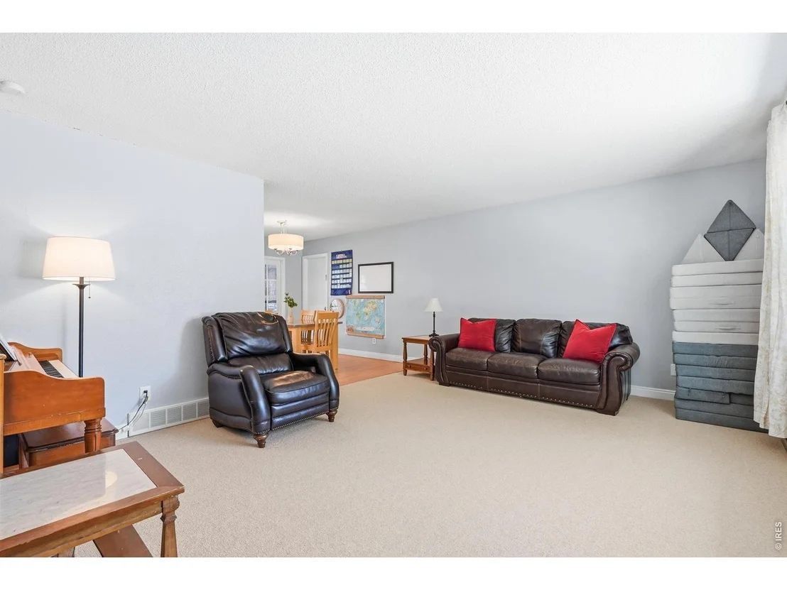 Photo of 14 Princeton Cir