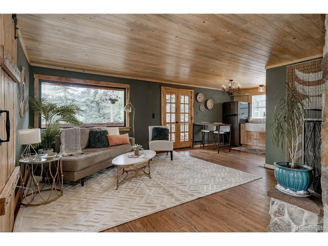 Photo of 297 Circle Dr