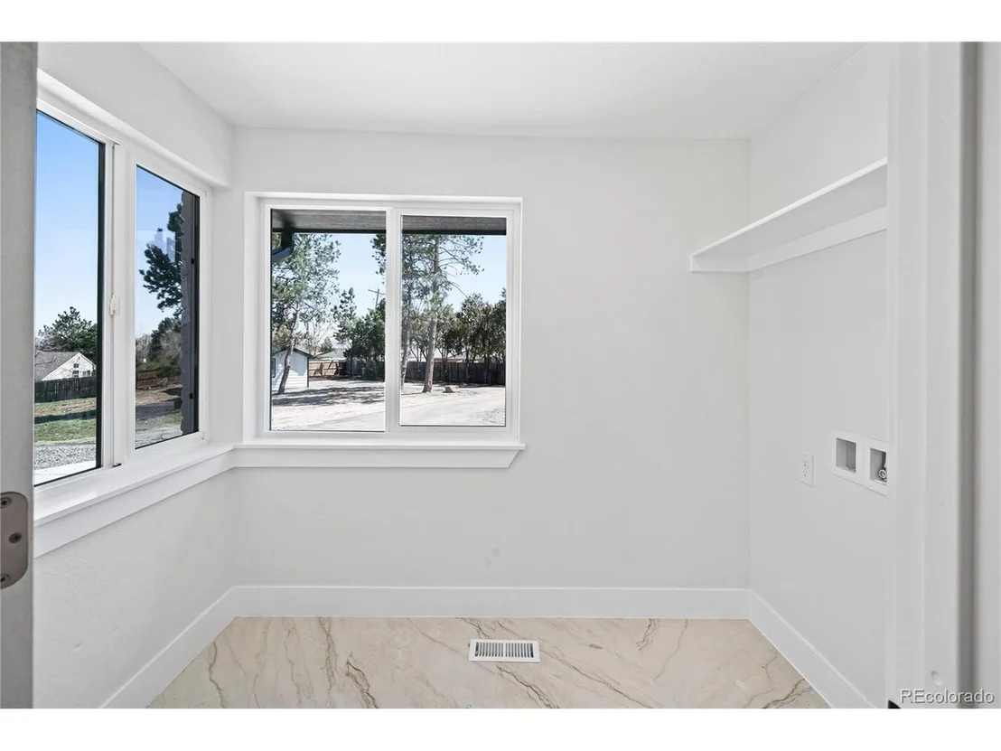 Photo of 6766 Zenobia Loop