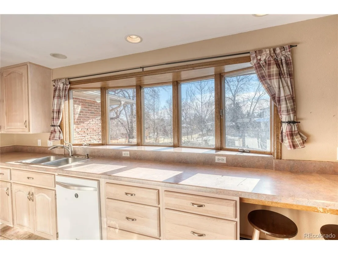 Photo of 2750 Heather Rd