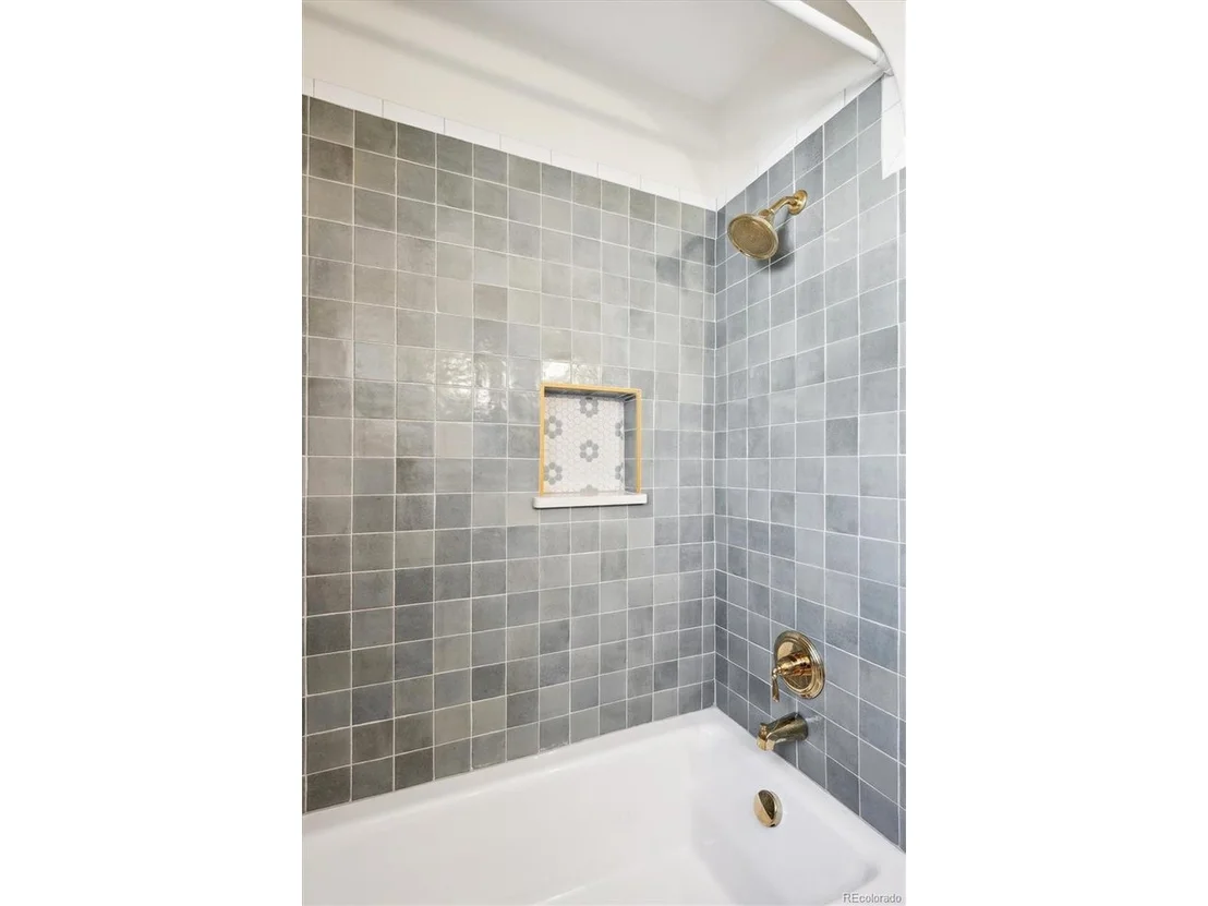 Photo of 2222 Locust St