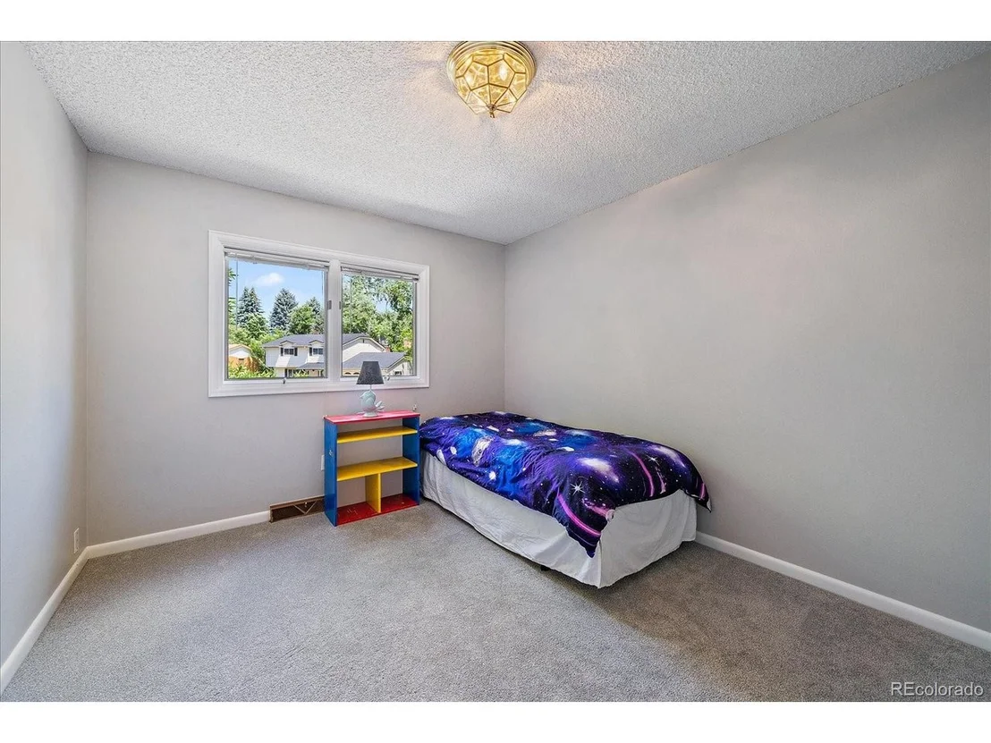Photo of 7370 Jay St