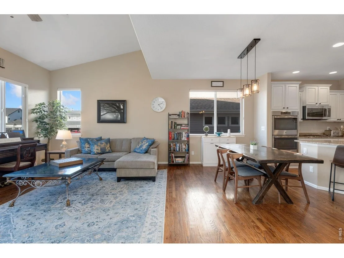 Photo of 2084 Bayfront Dr