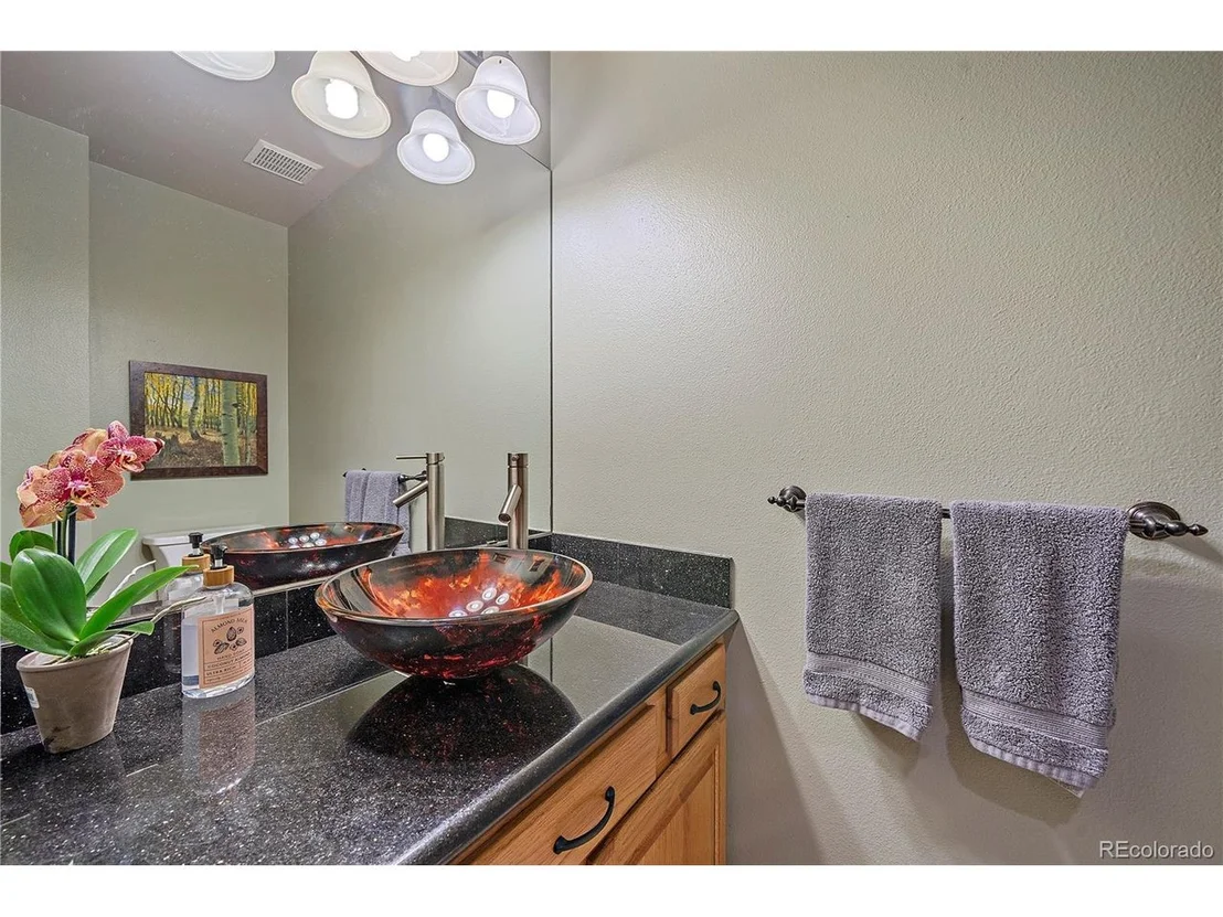 Photo of 28384 Kinnikinnick Rd