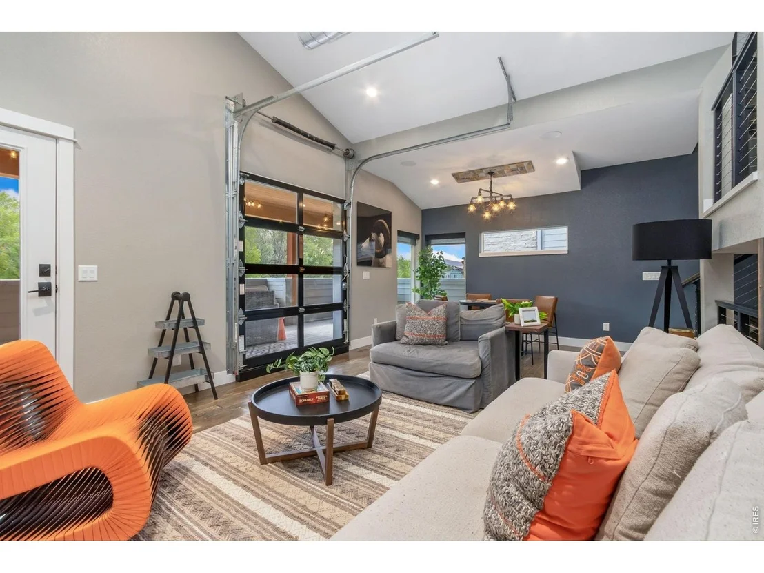 Photo of 345 Pascal St