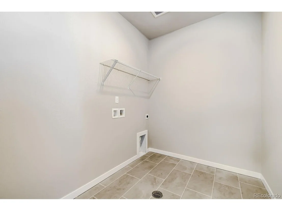 Photo of 46418 Heritage Ave