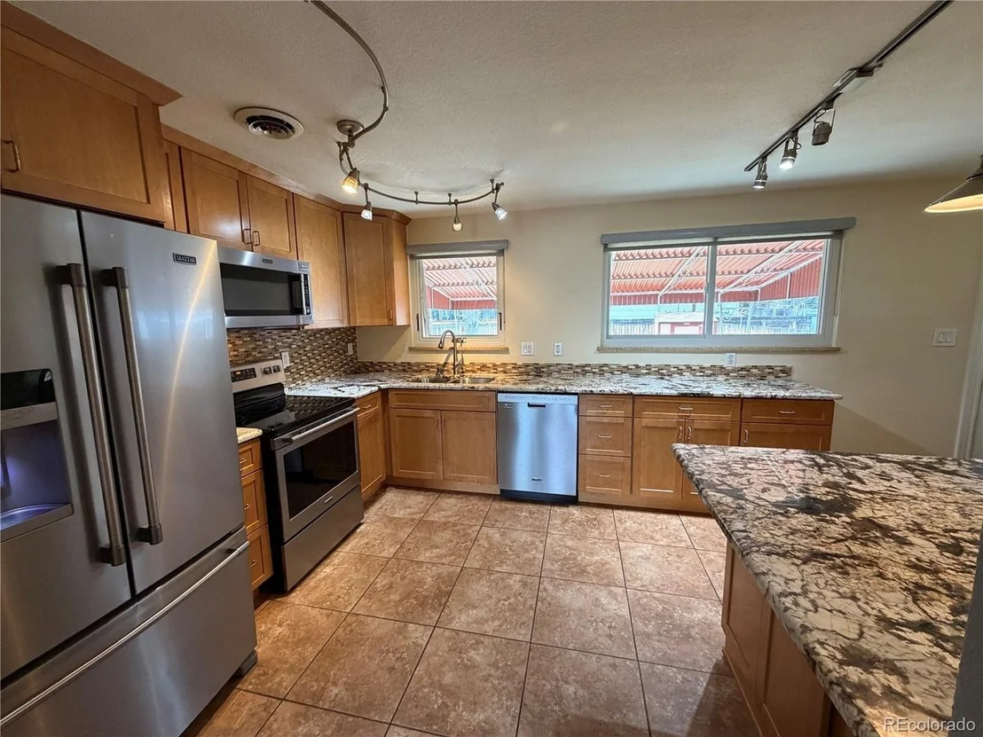 Photo of 2469 Jay St