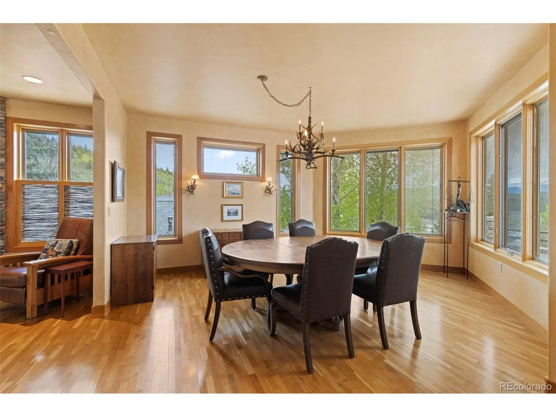 Photo of 273 Ensign Dr