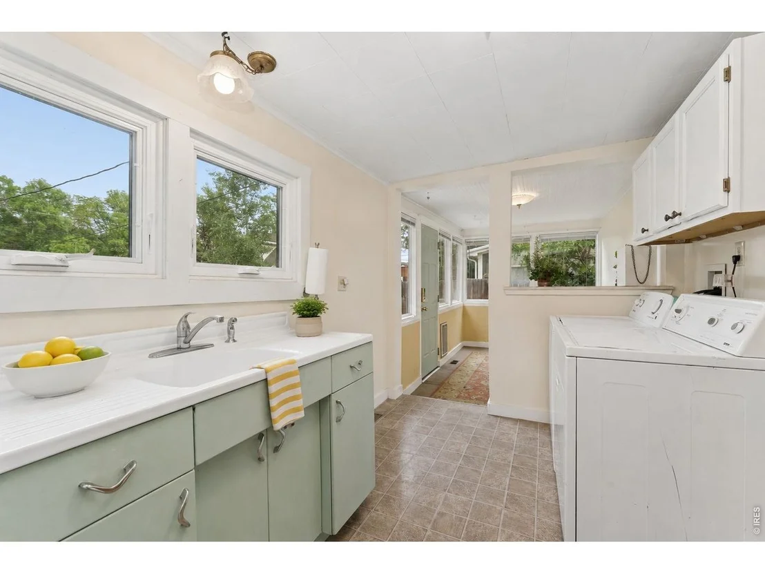 Photo of 638 Welch Ave