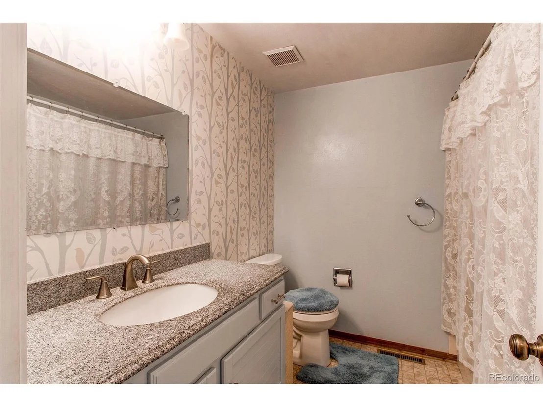 Photo of 9948 King St