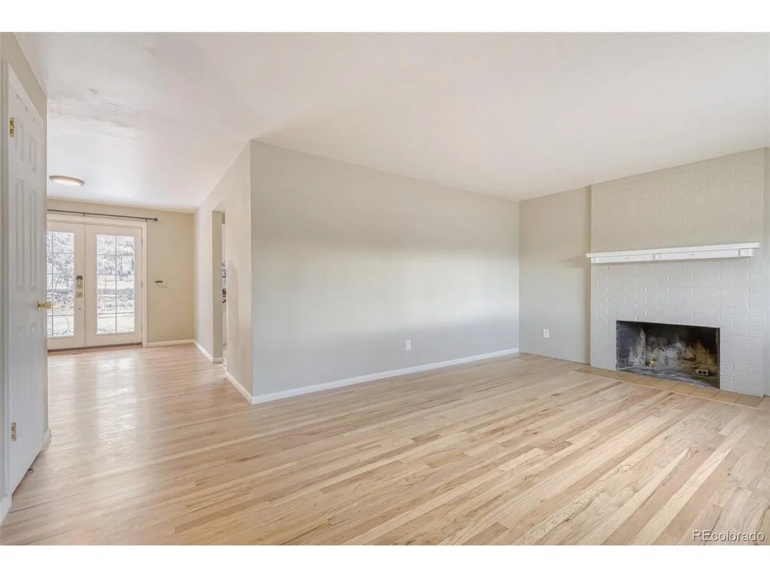 Photo of 7115 S Birch Way