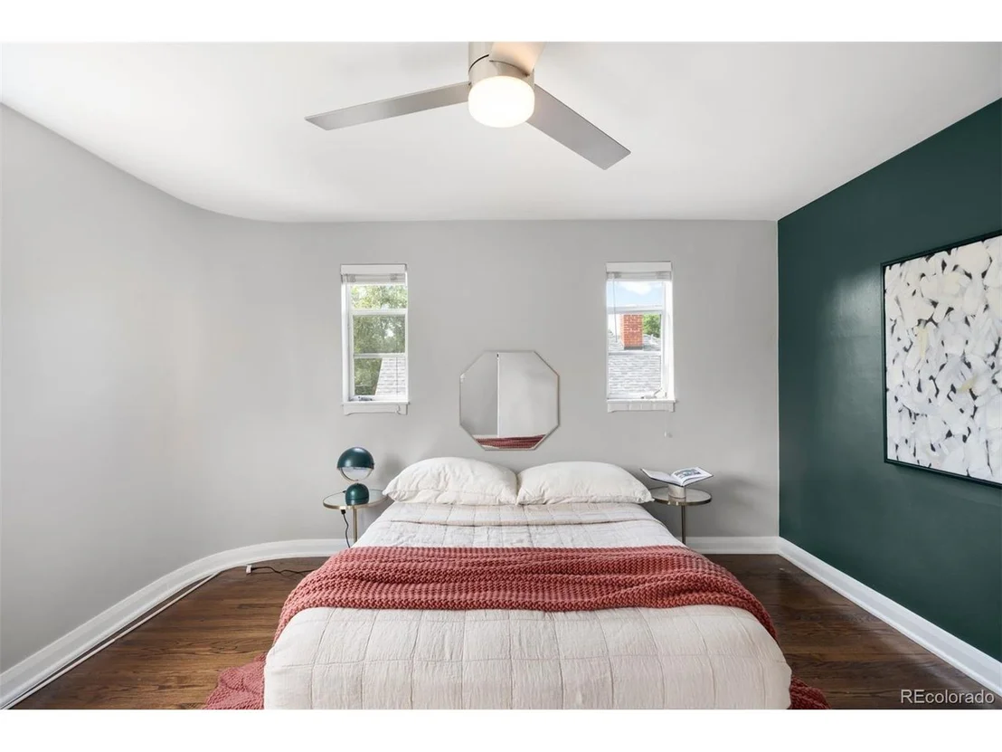 Photo of 2383 Jasmine St