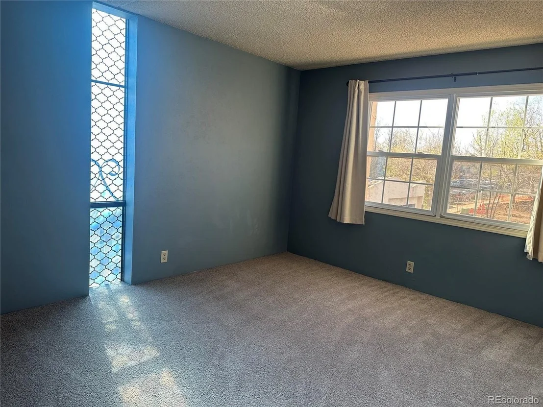 Photo of Unit 202 at 805 29th St