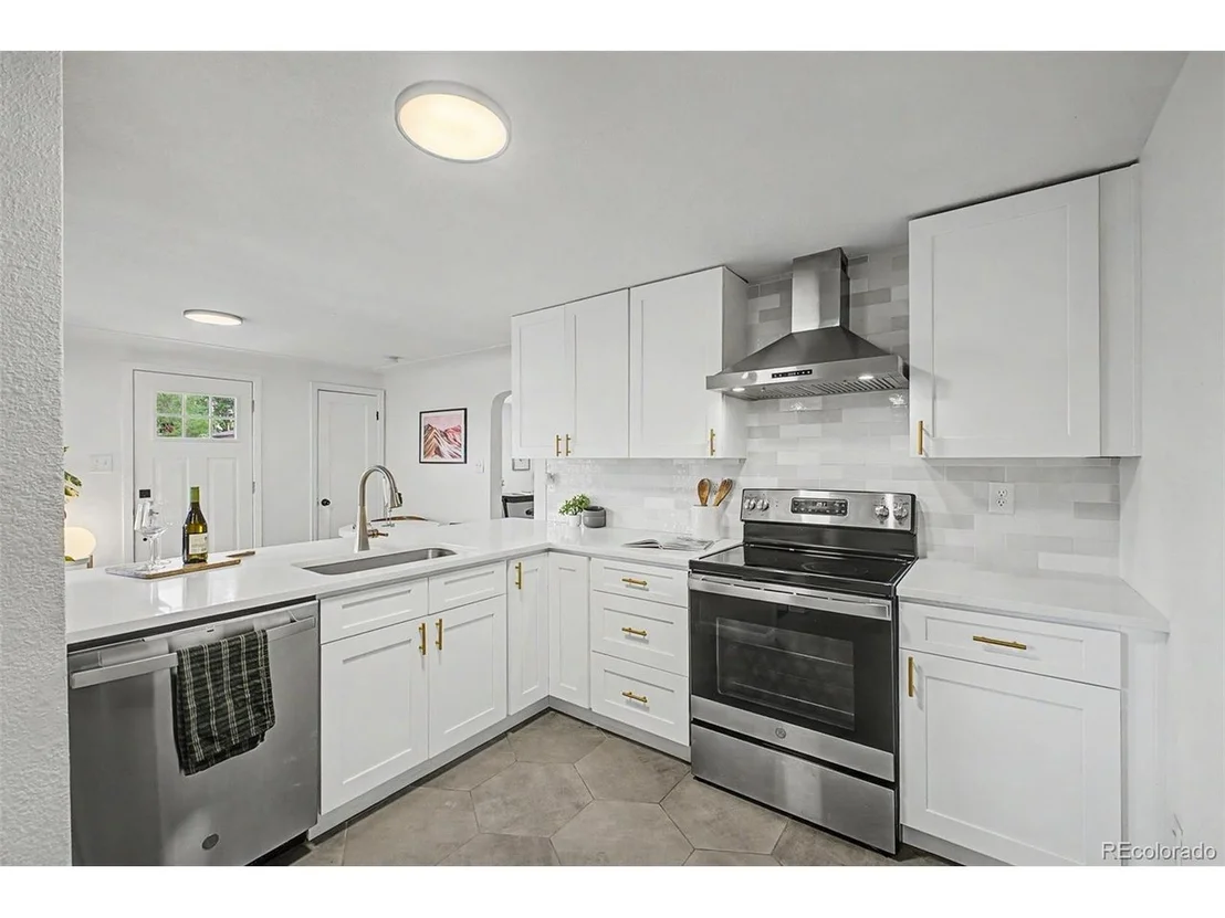 Photo of 3070 W Ford Pl