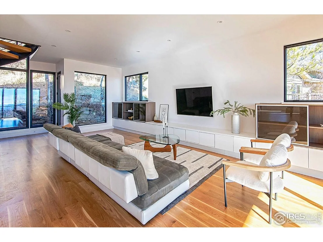 Photo of 210 Cactus Ct