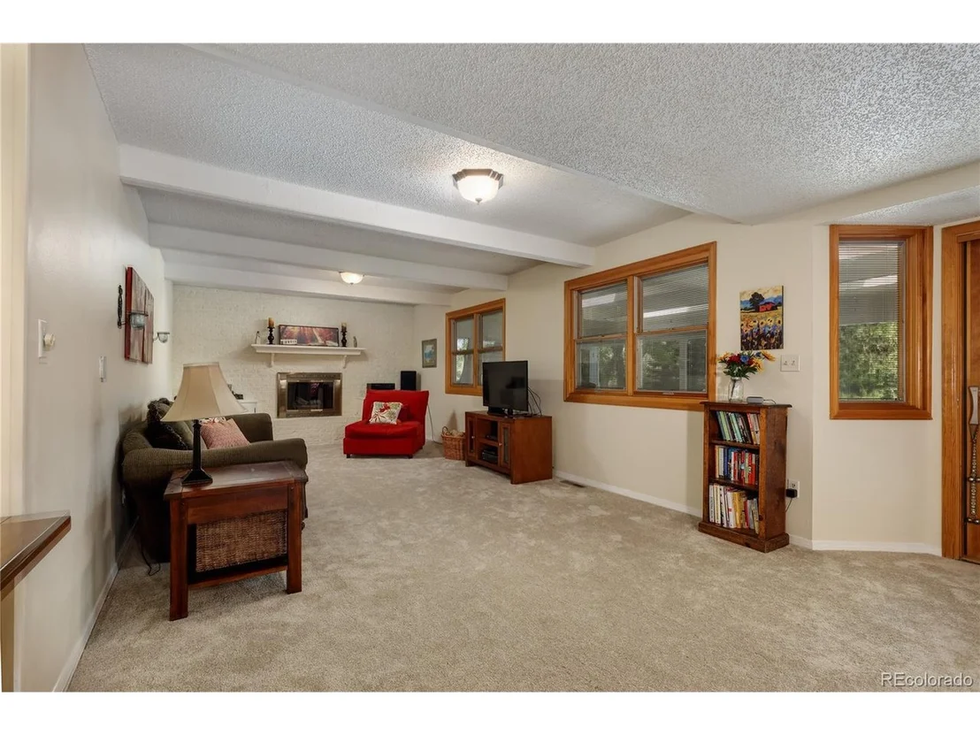 Photo of 6985 Harvest Rd