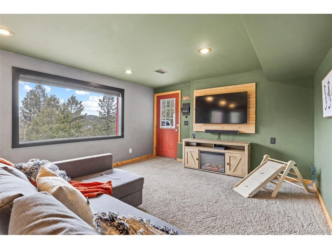 Photo of 518 Pine Dr